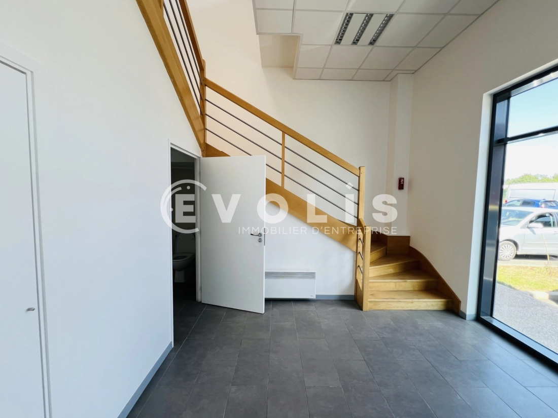Photo 9 – location Entrepôts / activités	LIEUSAINT (77127)