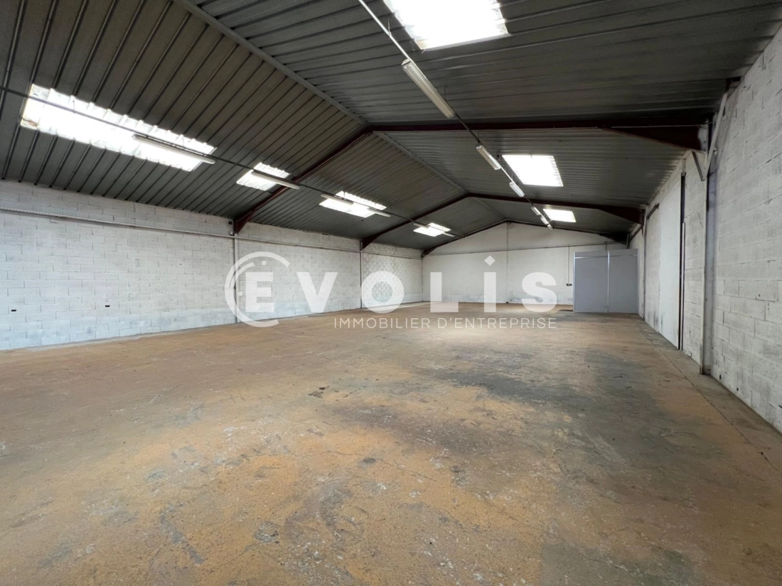 Photo 6 – location Entrepôts / activités	TREVOUX (01600)