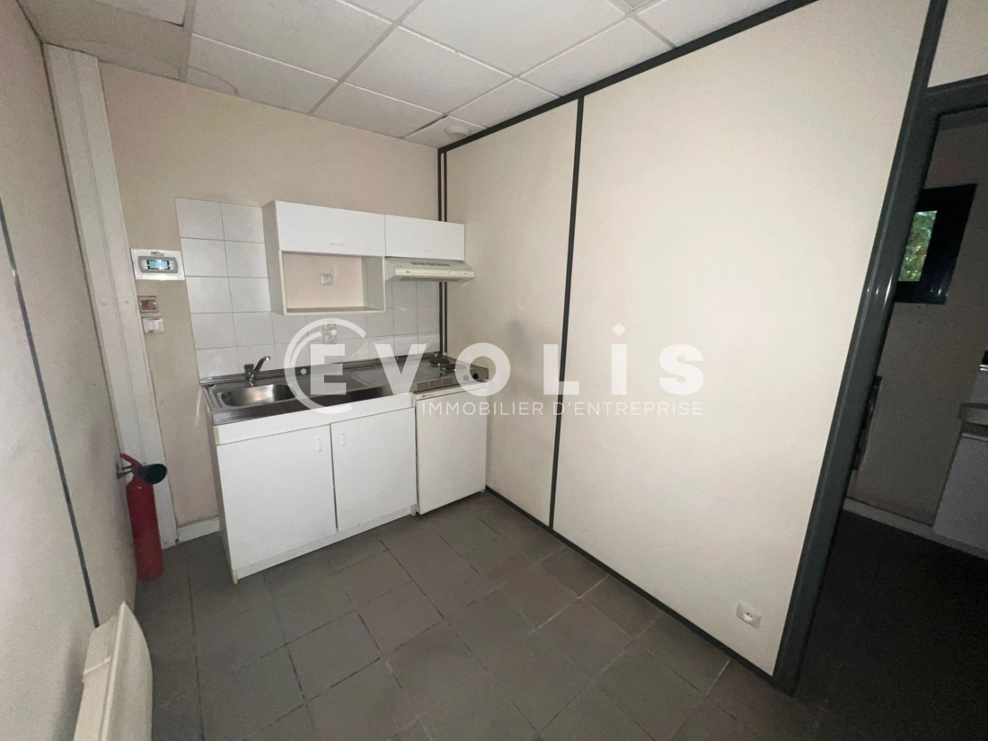 Photo 5 – vente Entrepôts / activités	SAINT QUENTIN FALLAVIER (38070)