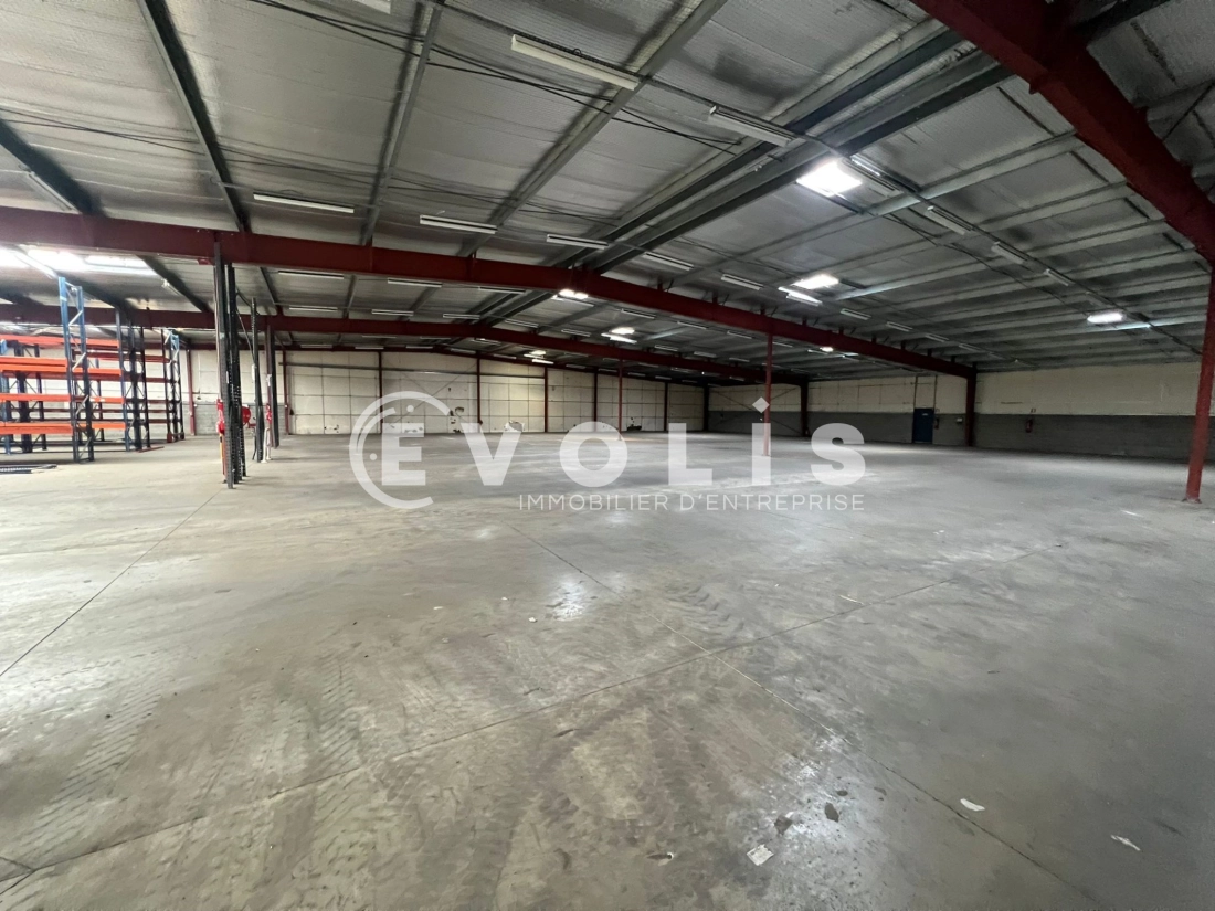 Photo 11 – vente Entrepôts / activités	SAINT QUENTIN FALLAVIER (38070)