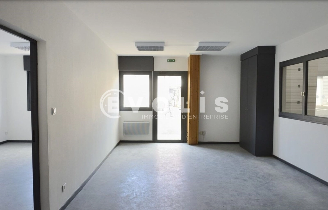 Photo 3 – location Entrepôts / activités	VILLEURBANNE (69100)