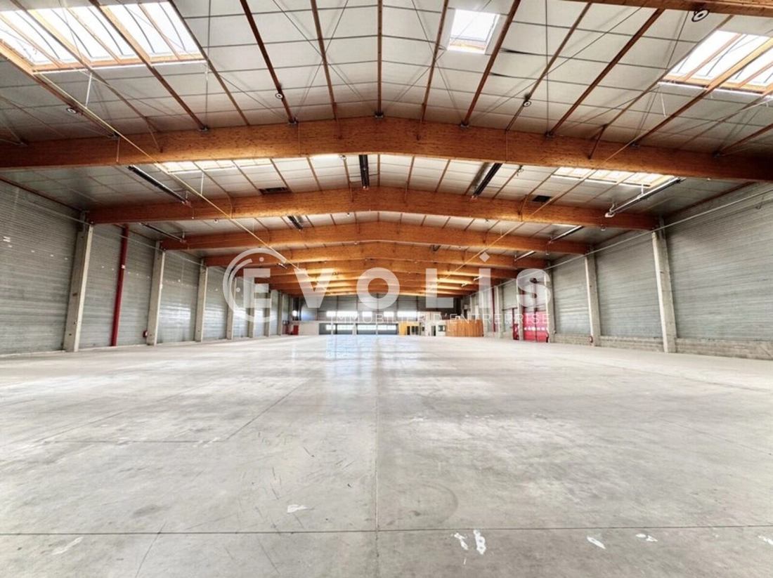 Photo 4 – location Entrepôts / activités	SAINT ANDRE DE CORCY (01390)