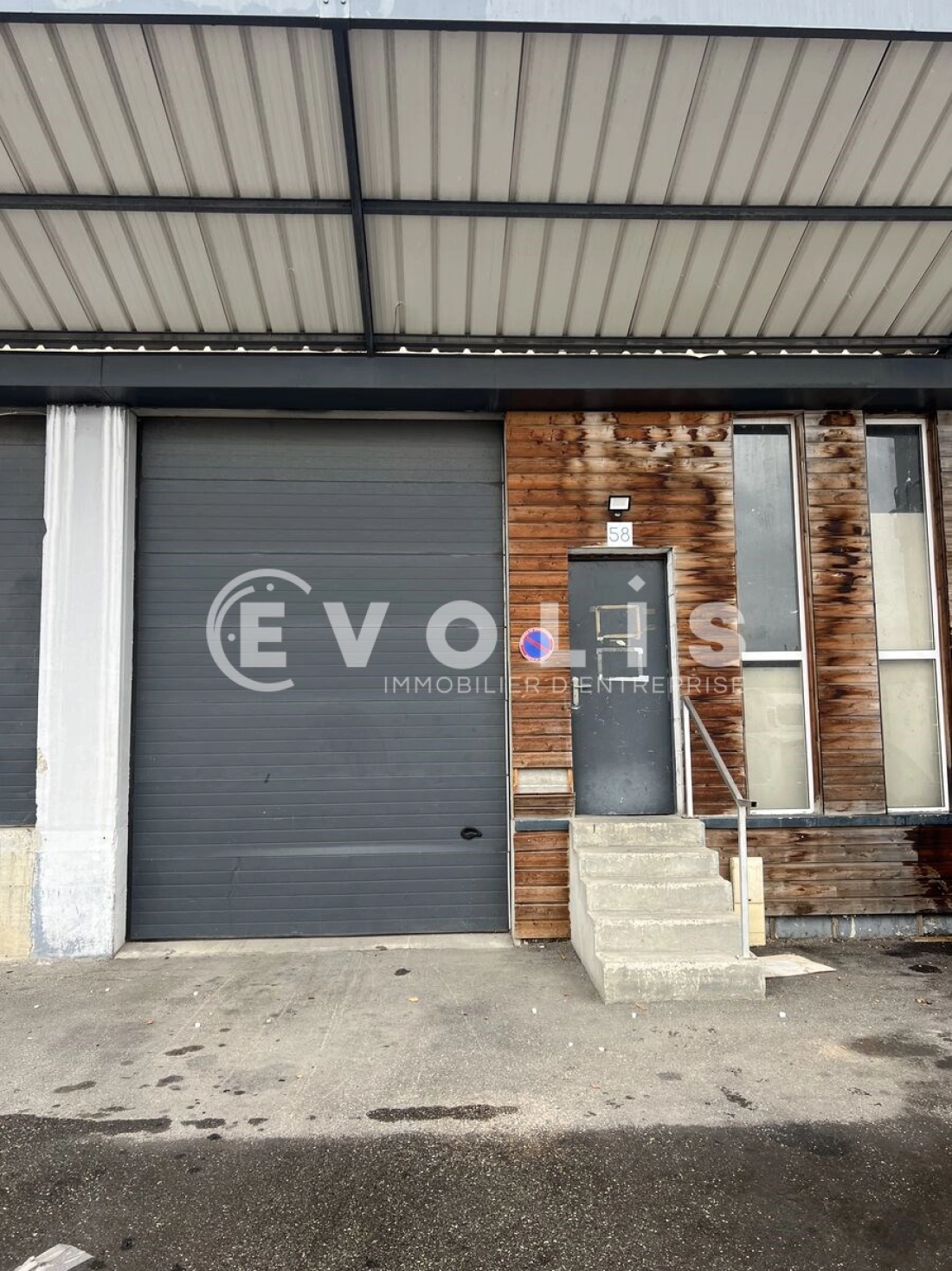 Photo 2 – vente Entrepôts / activités	SAINT PRIEST (69800)