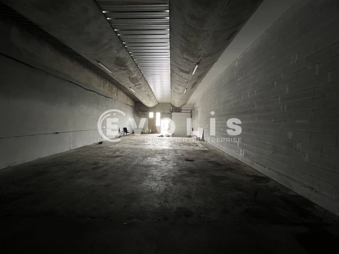 Photo 5 – vente Entrepôts / activités	SAINT PRIEST (69800)