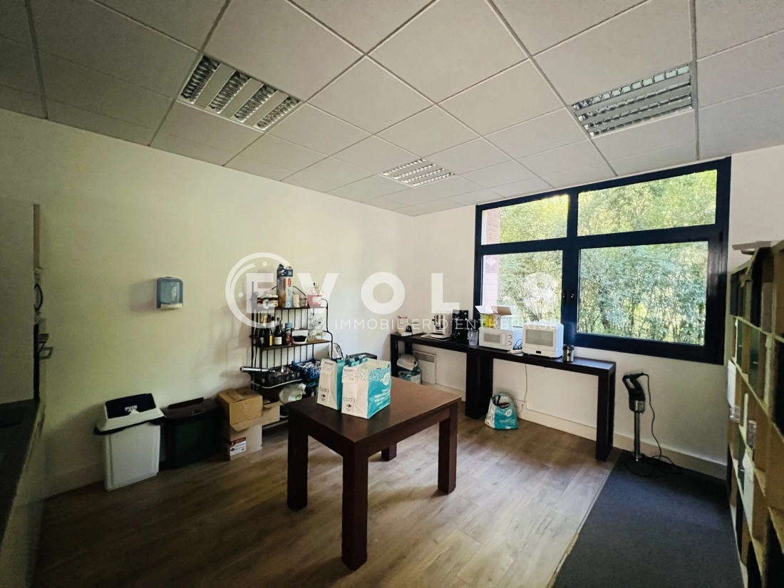 Photo 2 – location bureaux	EMERAINVILLE (77184)