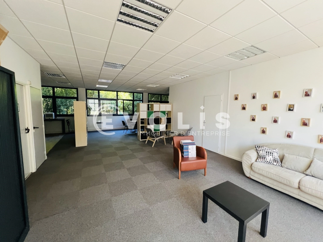 Photo 1 – location bureaux	EMERAINVILLE (77184)