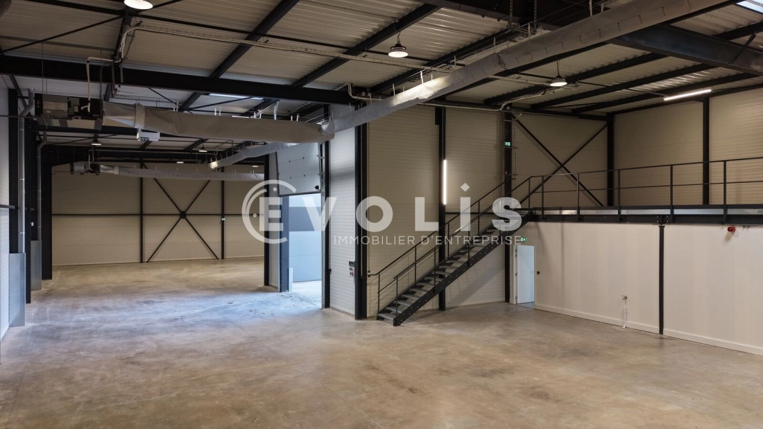 Photo 5 – location Entrepôts / activités	JANNEYRIAS (38280)