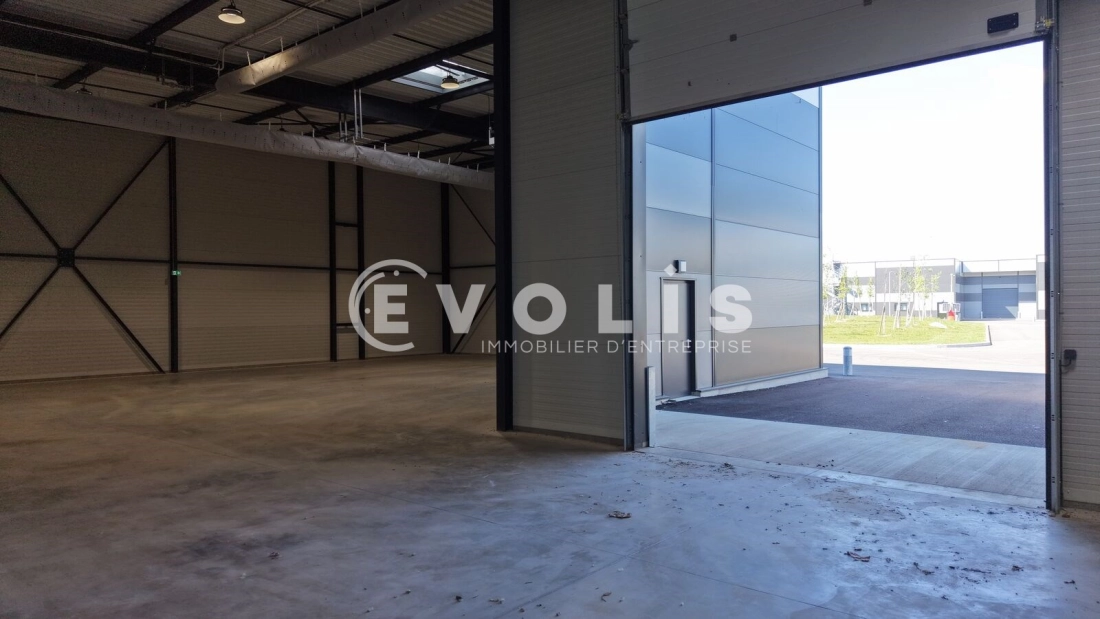 Photo 7 – location Entrepôts / activités	JANNEYRIAS (38280)