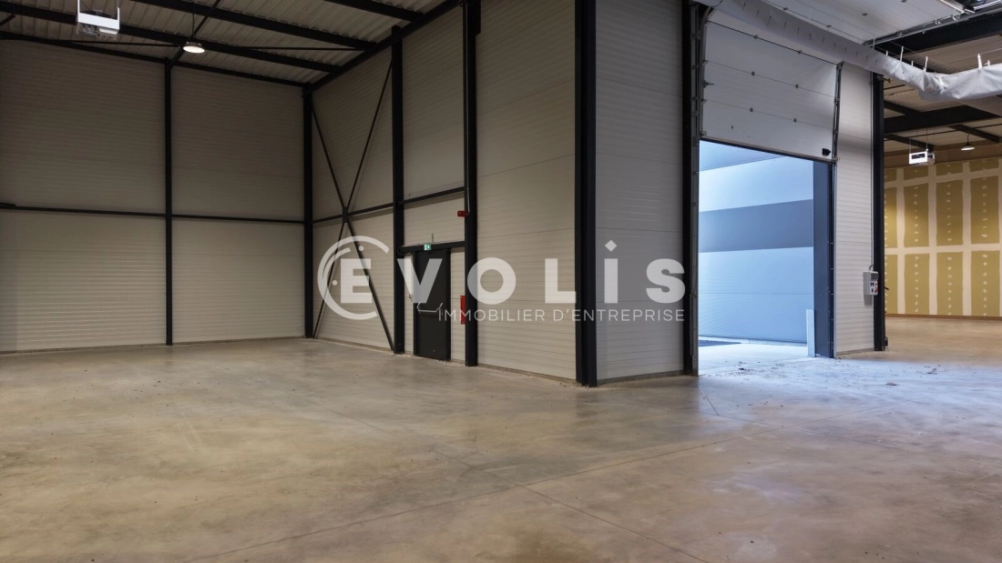 Photo 6 – location Entrepôts / activités	JANNEYRIAS (38280)