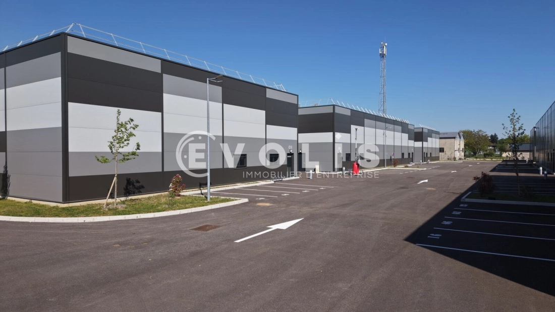 Photo 3 – location Entrepôts / activités	JANNEYRIAS (38280)