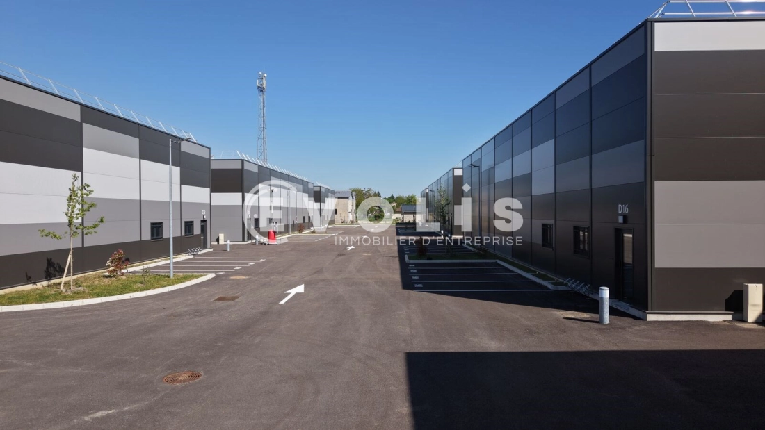 Photo 4 – location Entrepôts / activités	JANNEYRIAS (38280)