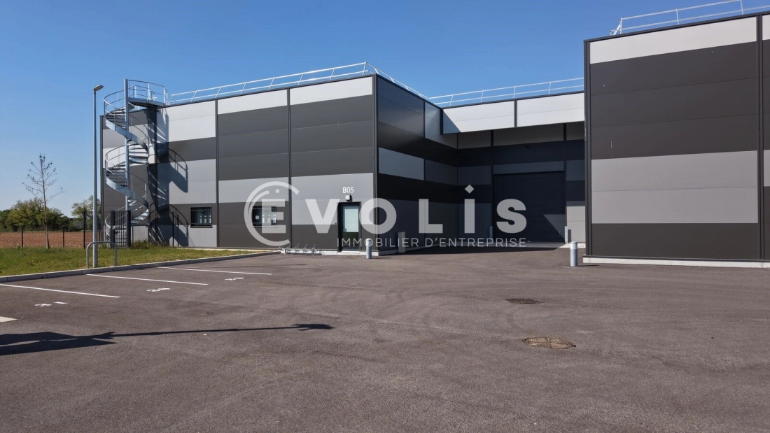 Photo 2 – location Entrepôts / activités	JANNEYRIAS (38280)