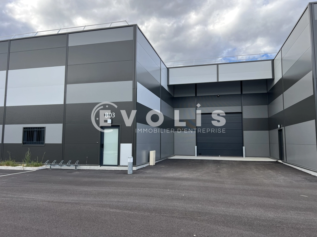 Photo 4 – location Entrepôts / activités	JANNEYRIAS (38280)