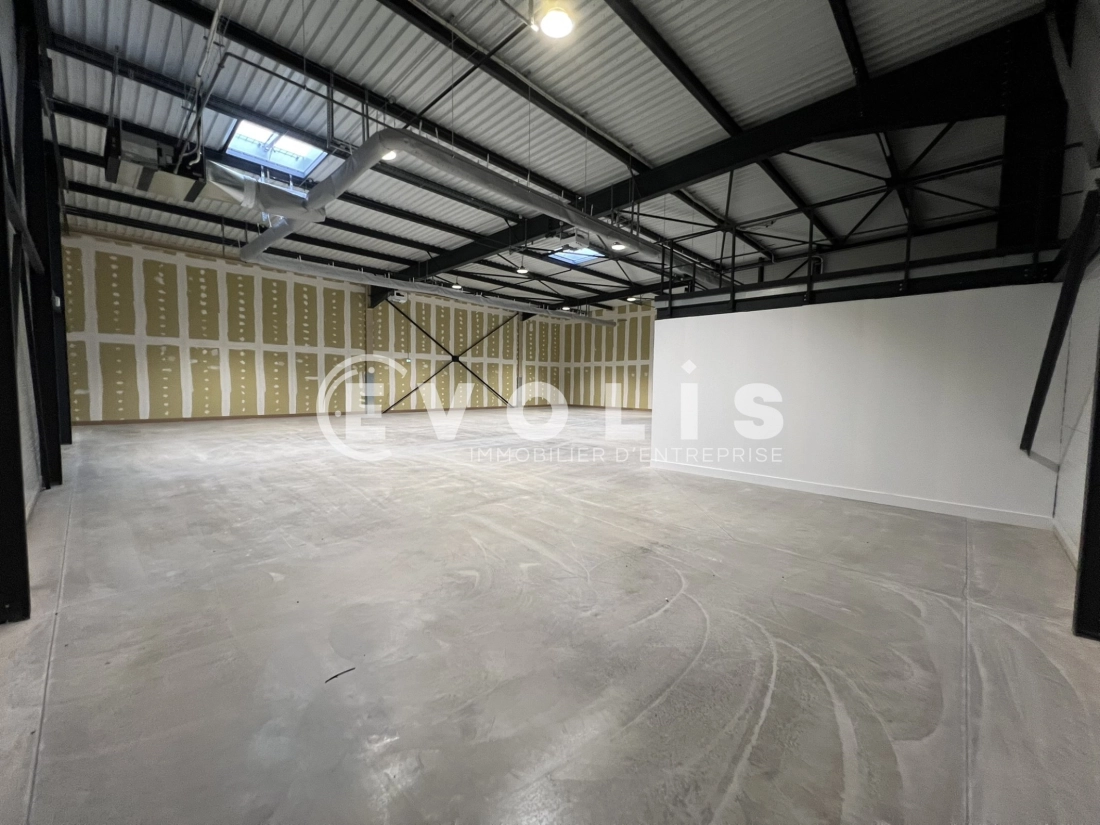 Photo 12 – location Entrepôts / activités	JANNEYRIAS (38280)