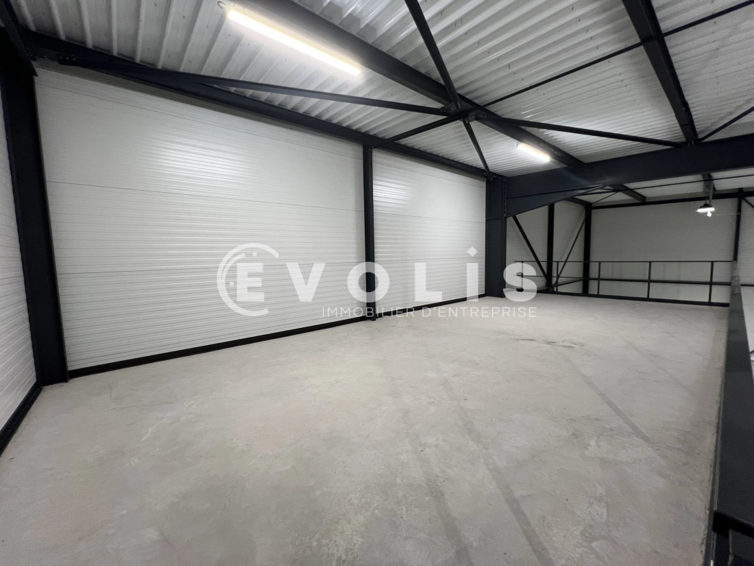 Photo 14 – location Entrepôts / activités	JANNEYRIAS (38280)