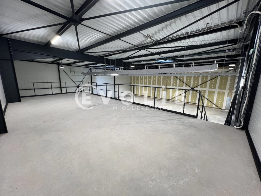 Photo 15 – location Entrepôts / activités	JANNEYRIAS (38280)