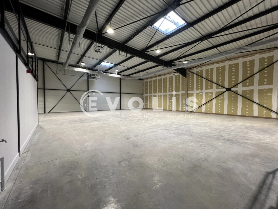Photo 6 – vente Entrepôts / activités	JANNEYRIAS (38280)