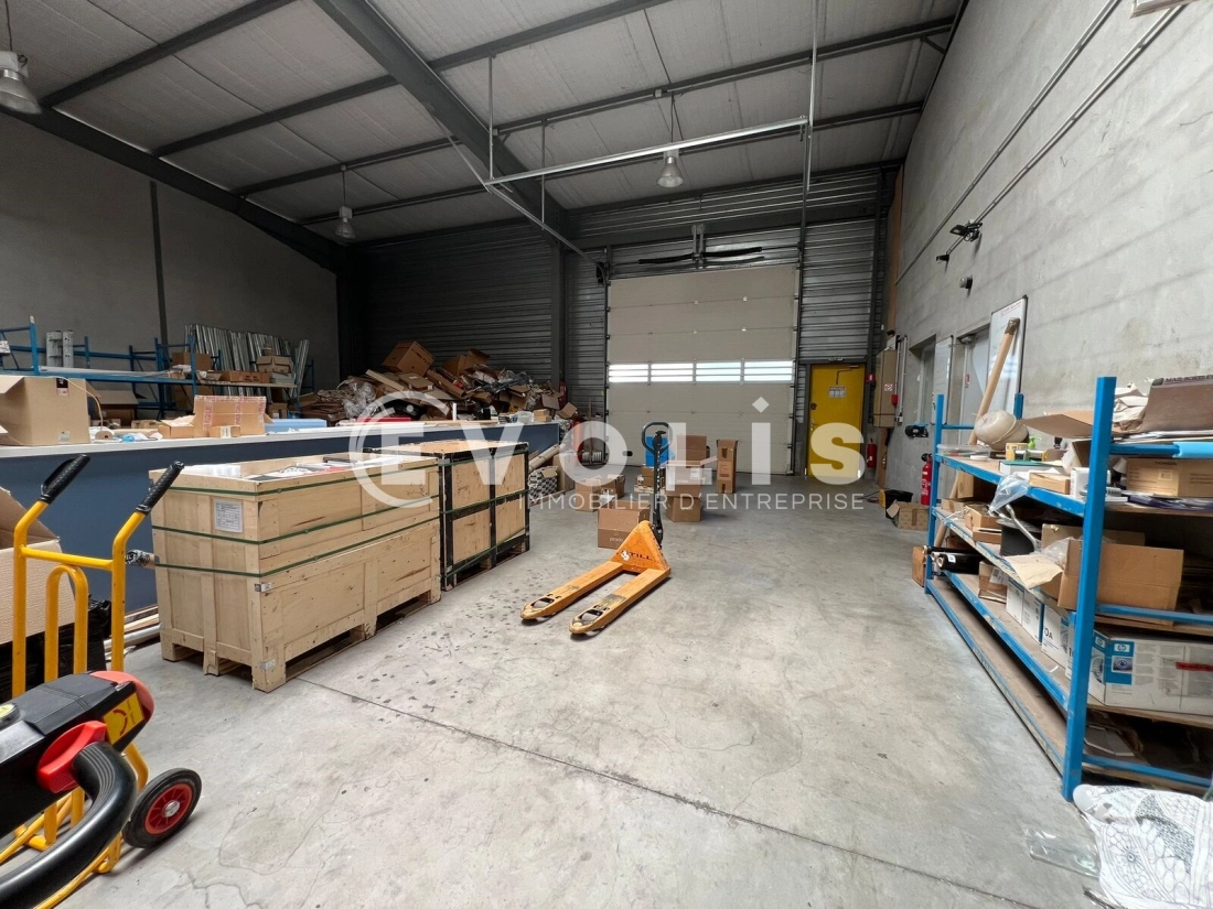 Photo 13 – location Entrepôts / activités	VAULX EN VELIN (69120)