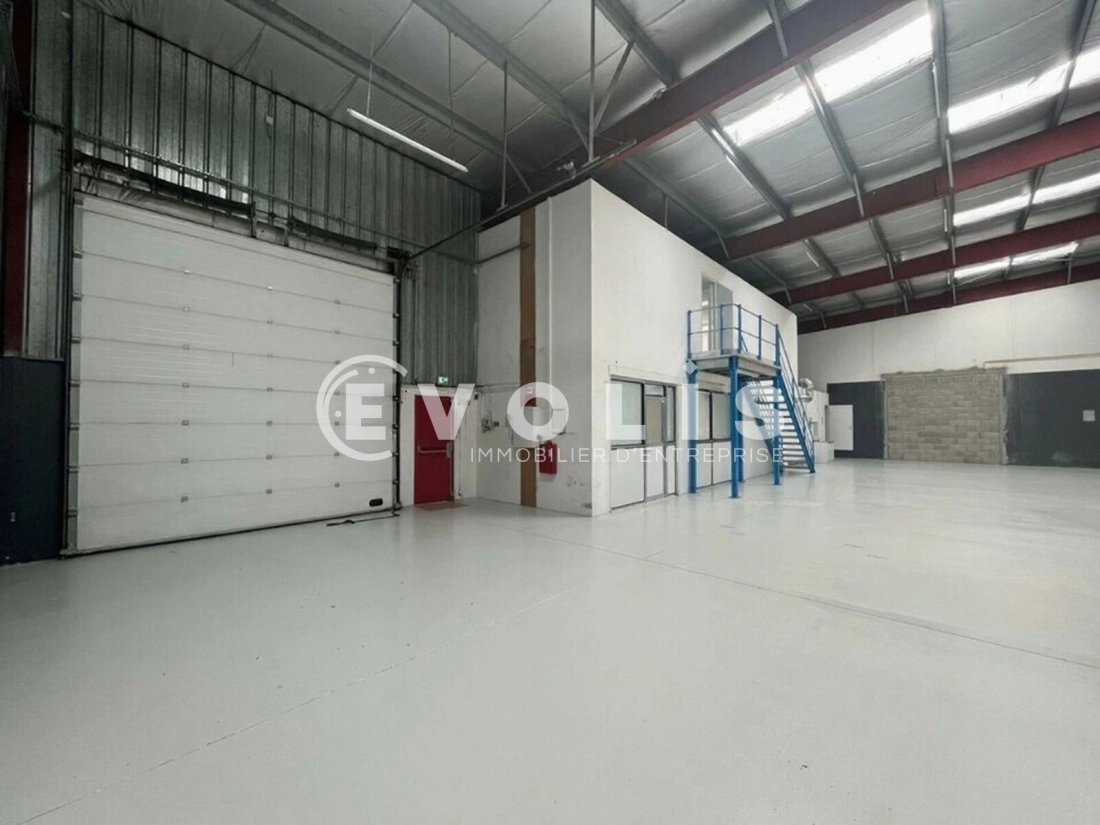 Photo 3 – location Entrepôts / activités	CHASSIEU (69680)
