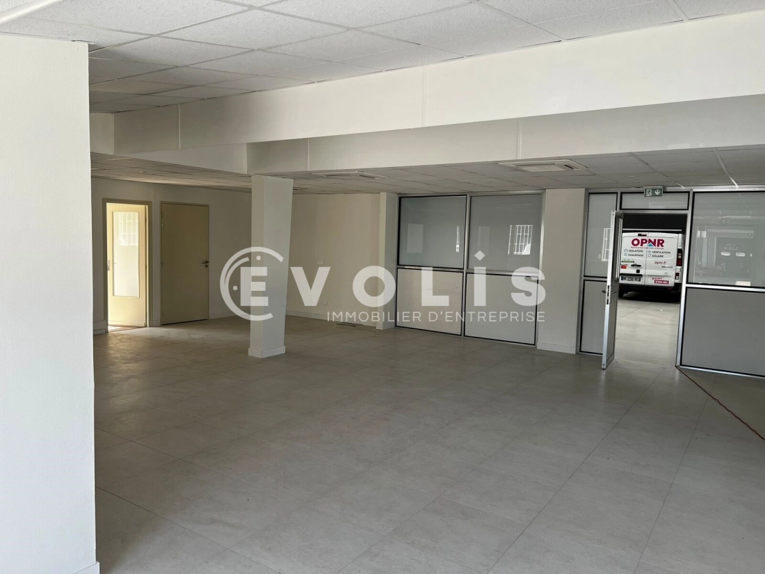 Photo 5 – location Entrepôts / activités	CHASSIEU (69680)