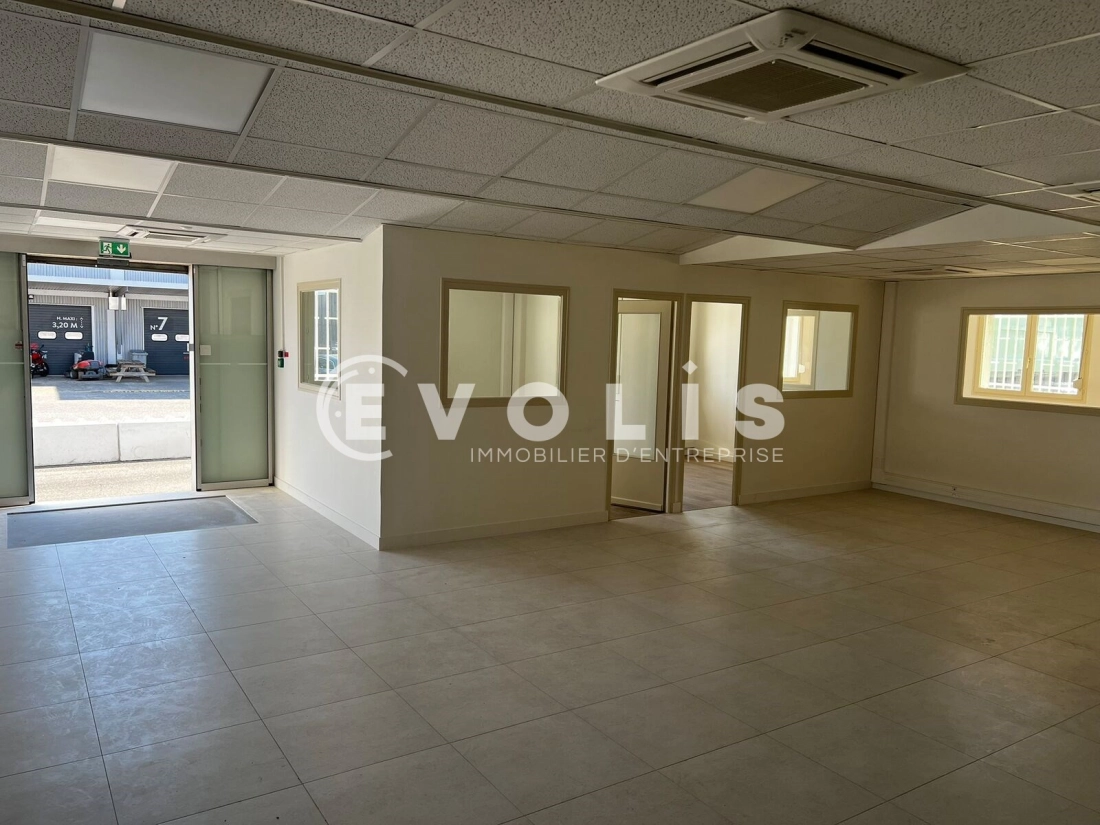 Photo 6 – location Entrepôts / activités	CHASSIEU (69680)