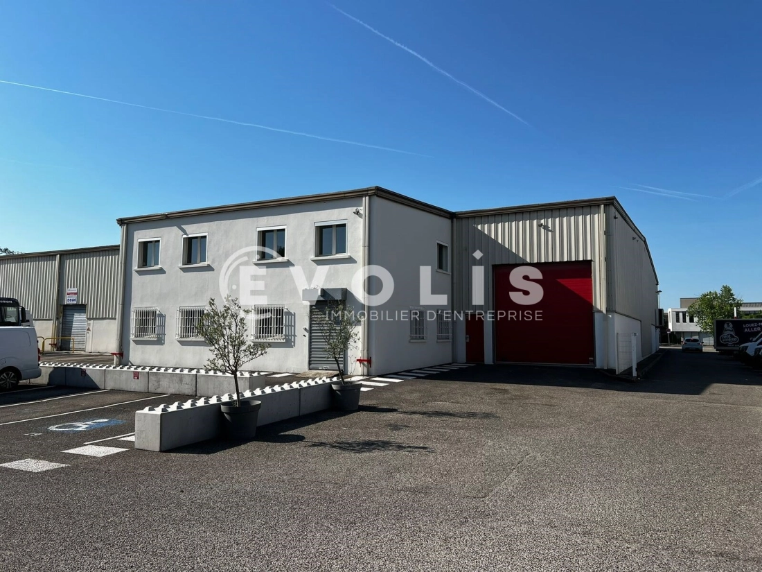 Photo 1 – location Entrepôts / activités	CHASSIEU (69680)