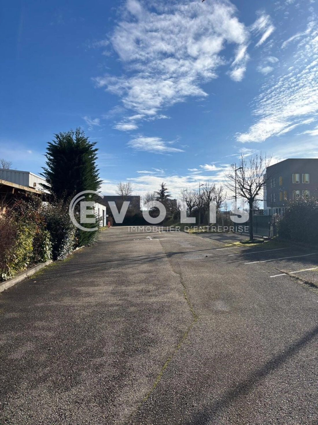 Photo 3 – vente Entrepôts / activités	RILLIEUX LA PAPE (69140)