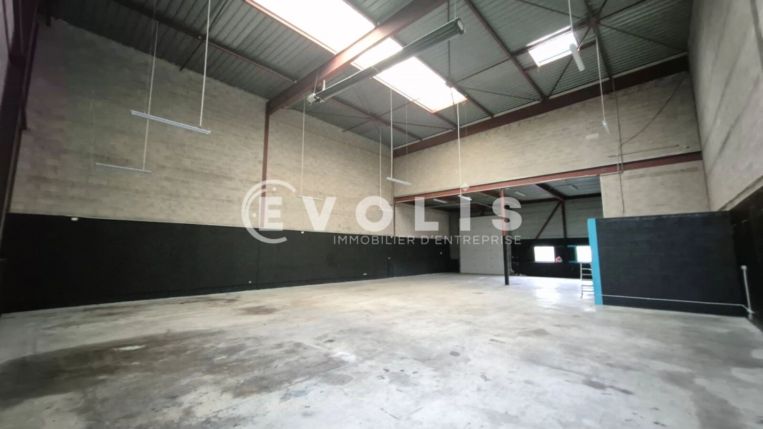 Photo 2 – location Entrepôts / activités	MONTEVRAIN (77144)