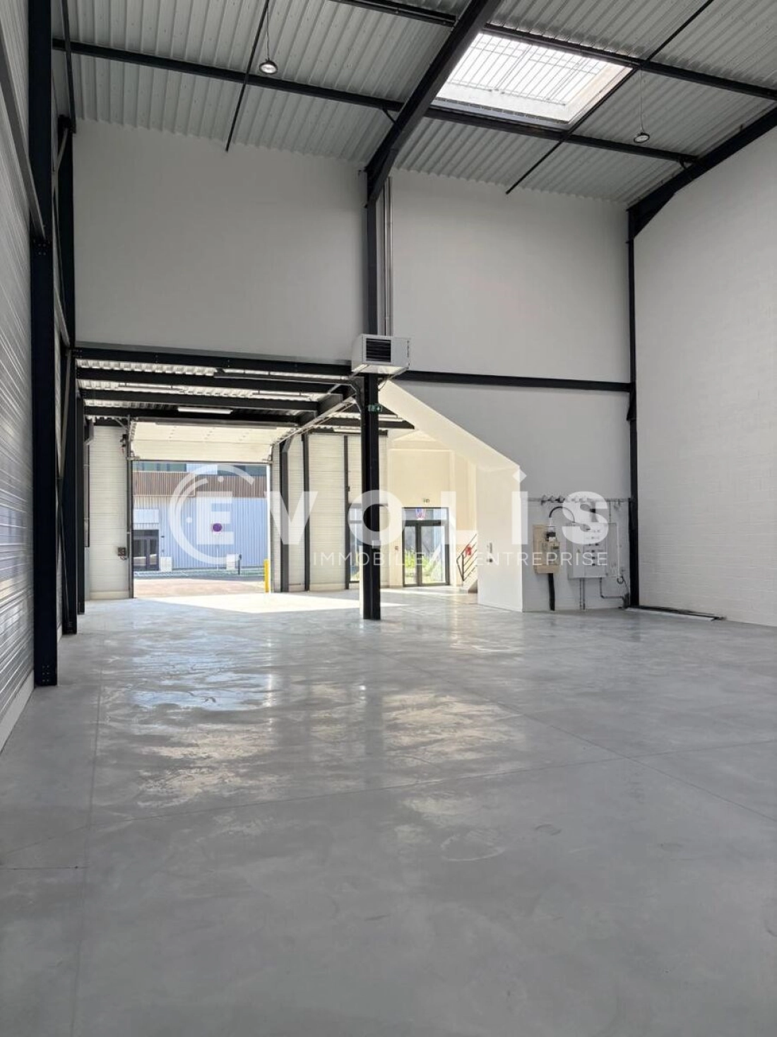Photo 4 – location Entrepôts / activités	CHALIFERT (77144)