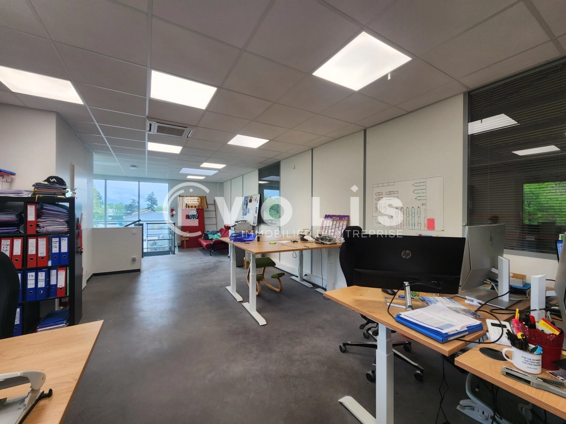 Photo 4 – location Entrepôts / activités	VOURLES (69390)