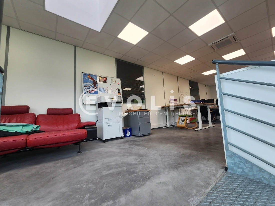 Photo 6 – location Entrepôts / activités	VOURLES (69390)