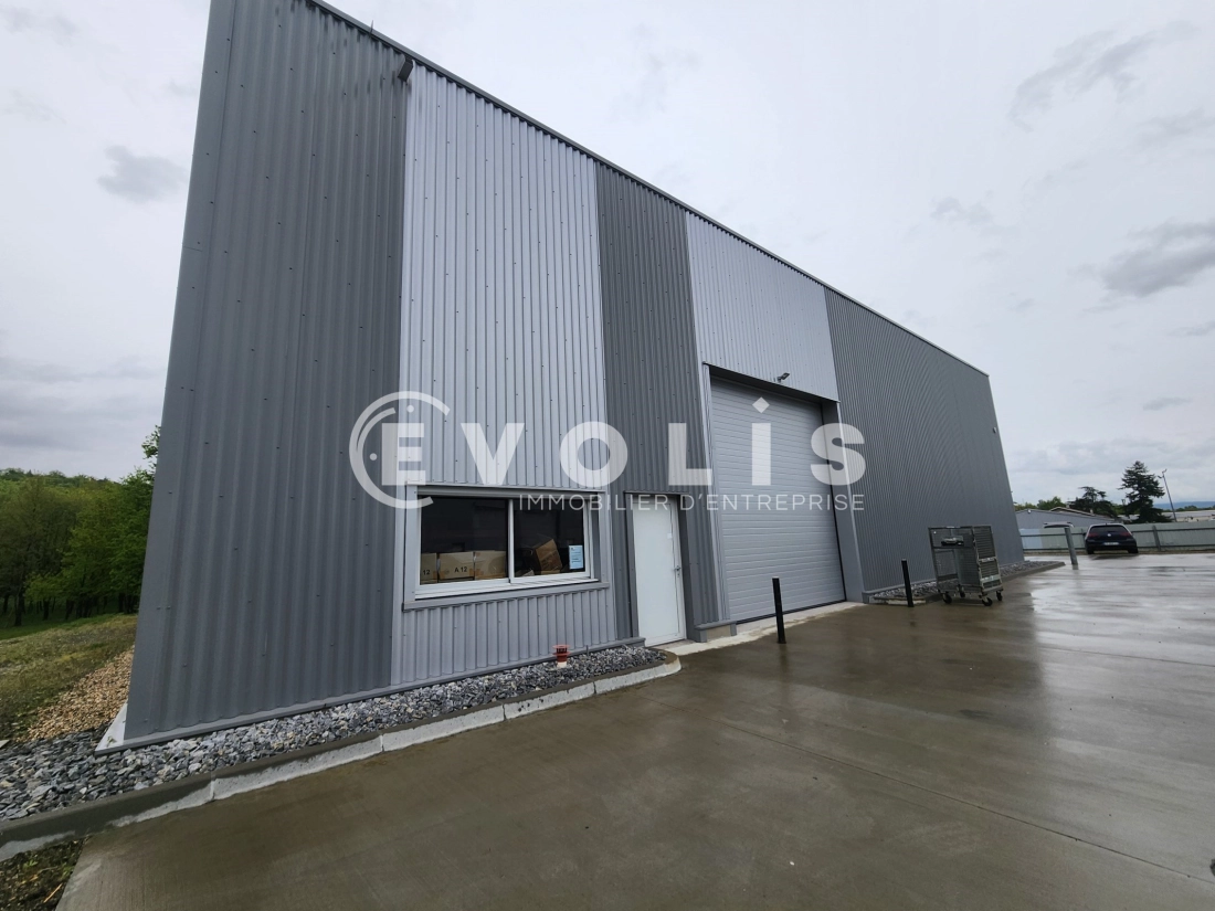 Photo 1 – location Entrepôts / activités	VOURLES (69390)