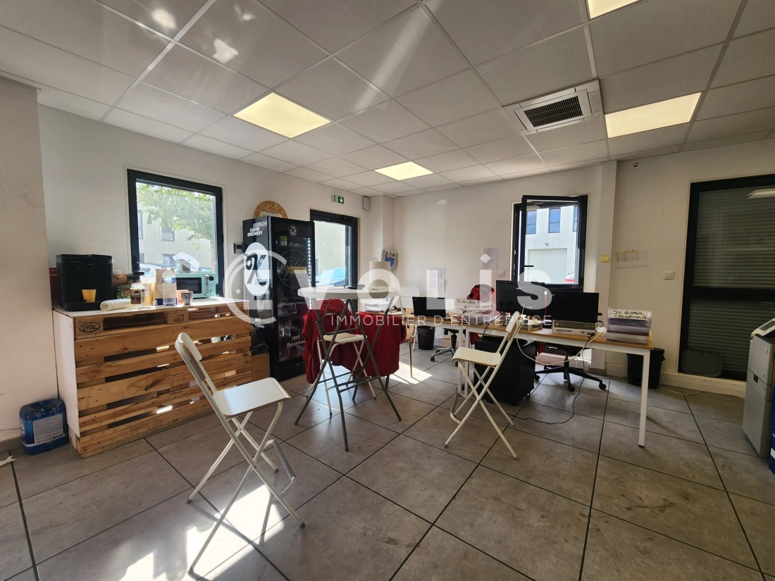 Photo 6 – location Entrepôts / activités	DECINES CHARPIEU (69150)