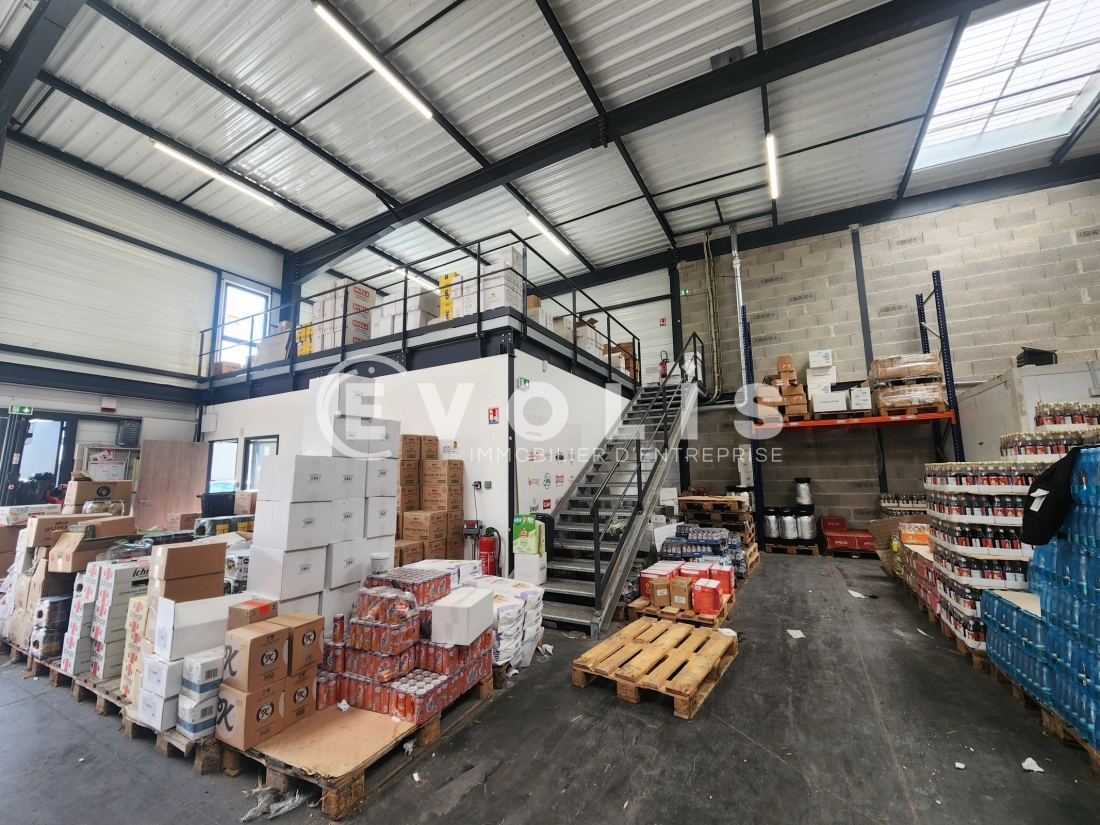 Photo 8 – location Entrepôts / activités	DECINES CHARPIEU (69150)