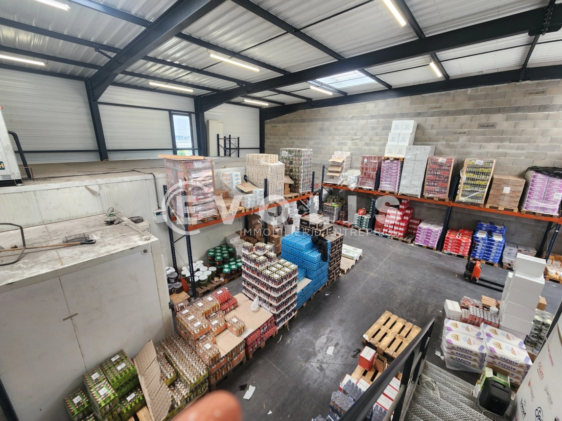 Photo 9 – location Entrepôts / activités	DECINES CHARPIEU (69150)