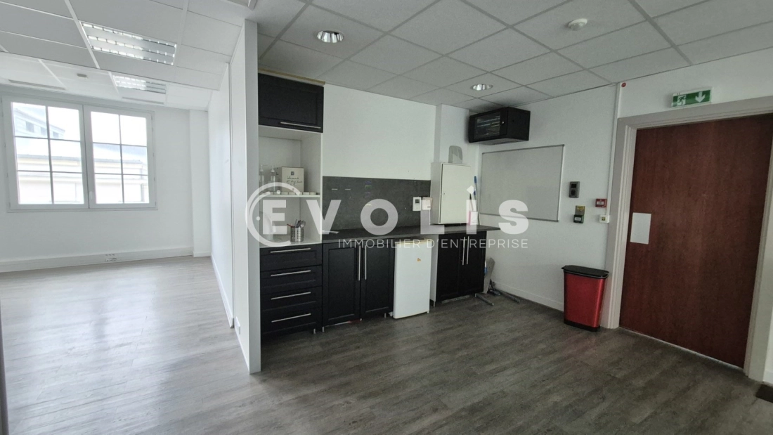 Photo 15 – location bureaux	CHESSY (77700)