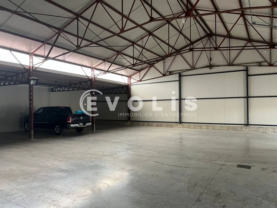 Photo 7 – location Entrepôts / activités	SAINT BONNET DE MURE (69720)
