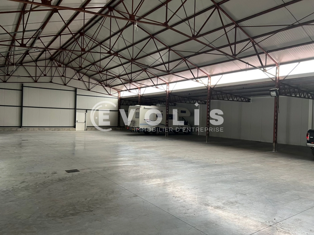 Photo 8 – location Entrepôts / activités	SAINT BONNET DE MURE (69720)