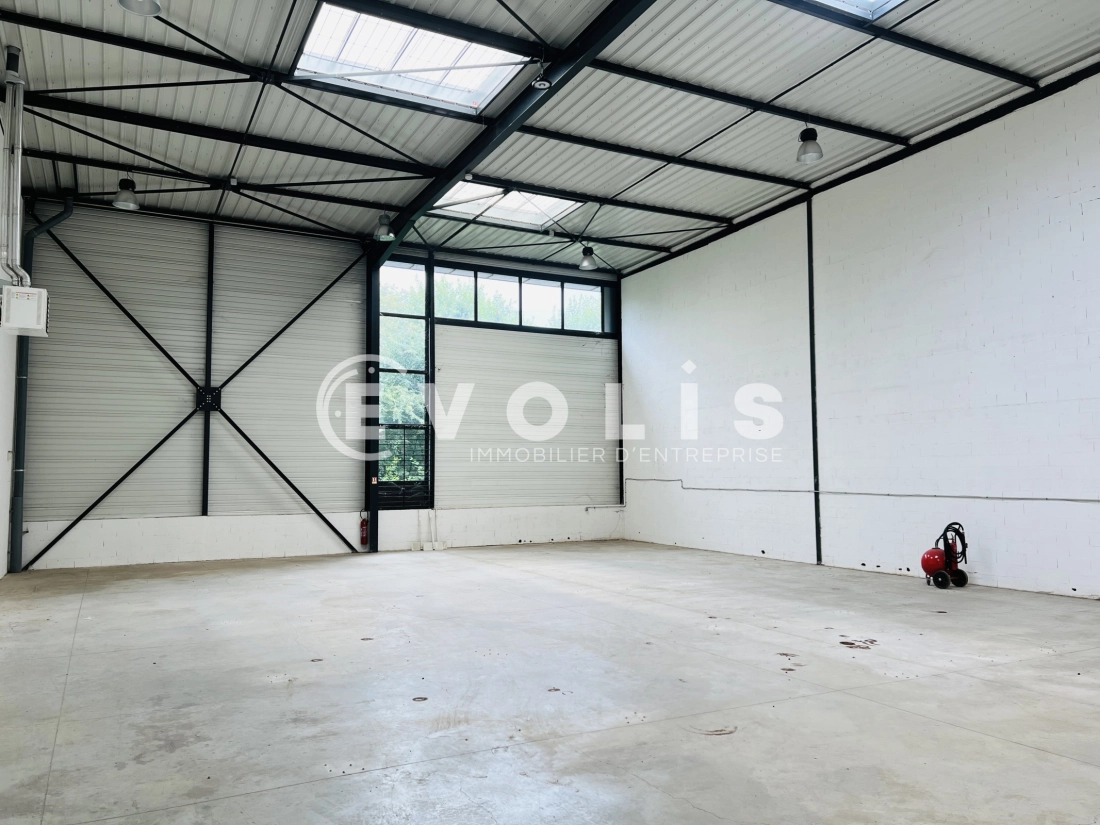Photo 2 – vente Entrepôts / activités	MONTEVRAIN (77144)
