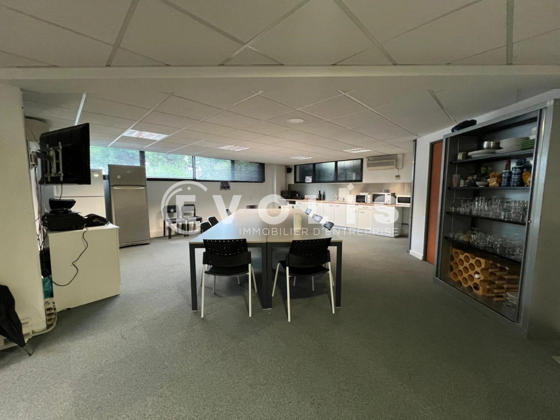 Photo 2 – vente bureaux	BRON (69500)