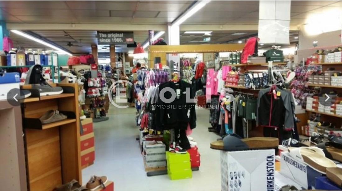 Photo 8 – location Entrepôts / activités	RUY MONTCEAU (38300)