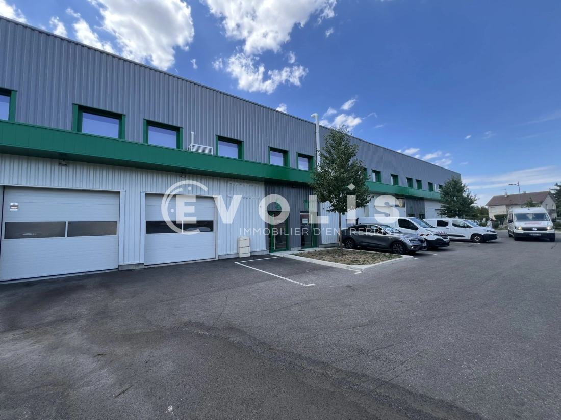 Photo 3 – location Entrepôts / activités	MIONS (69780)