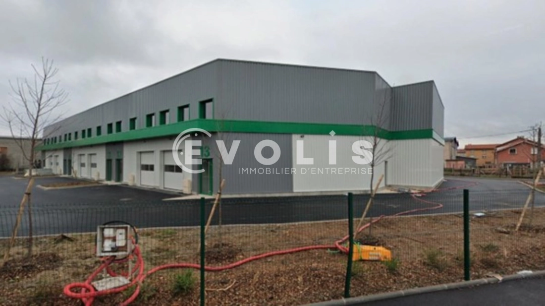 Photo 2 – location Entrepôts / activités	MIONS (69780)
