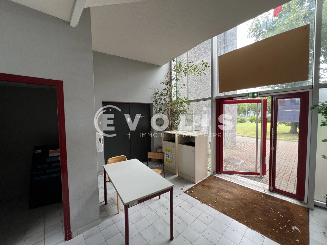 Photo 1 – location bureaux	LOGNES (77185)