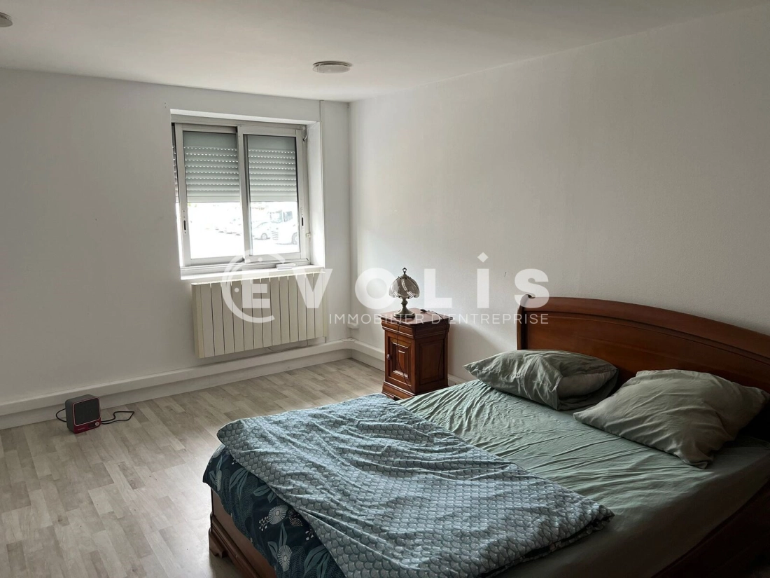 Photo 9 – location Entrepôts / activités	MEYZIEU (69330)