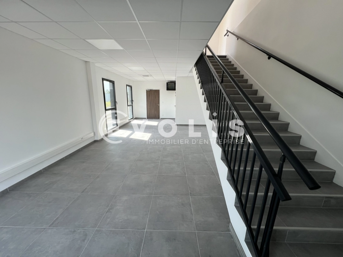 Photo 7 – location Entrepôts / activités	VILLETTE D'ANTHON (38280)