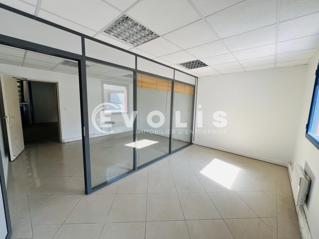 Photo 6 – location Entrepôts / activités	MOISSY CRAMAYEL (77550)