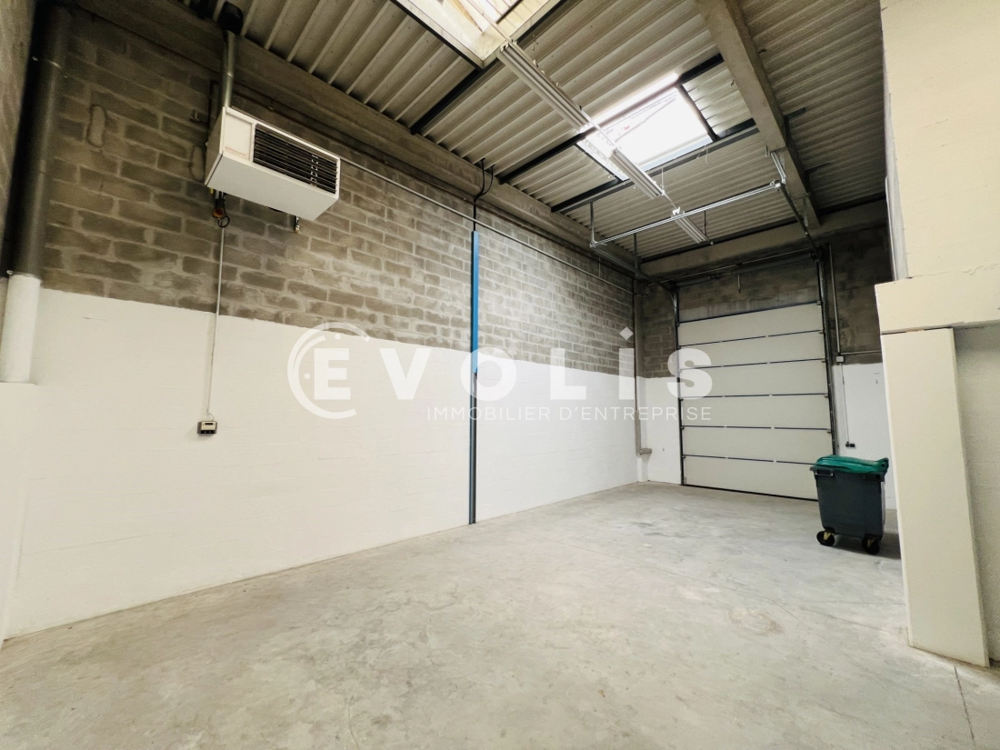 Photo 2 – location Entrepôts / activités	MOISSY CRAMAYEL (77550)