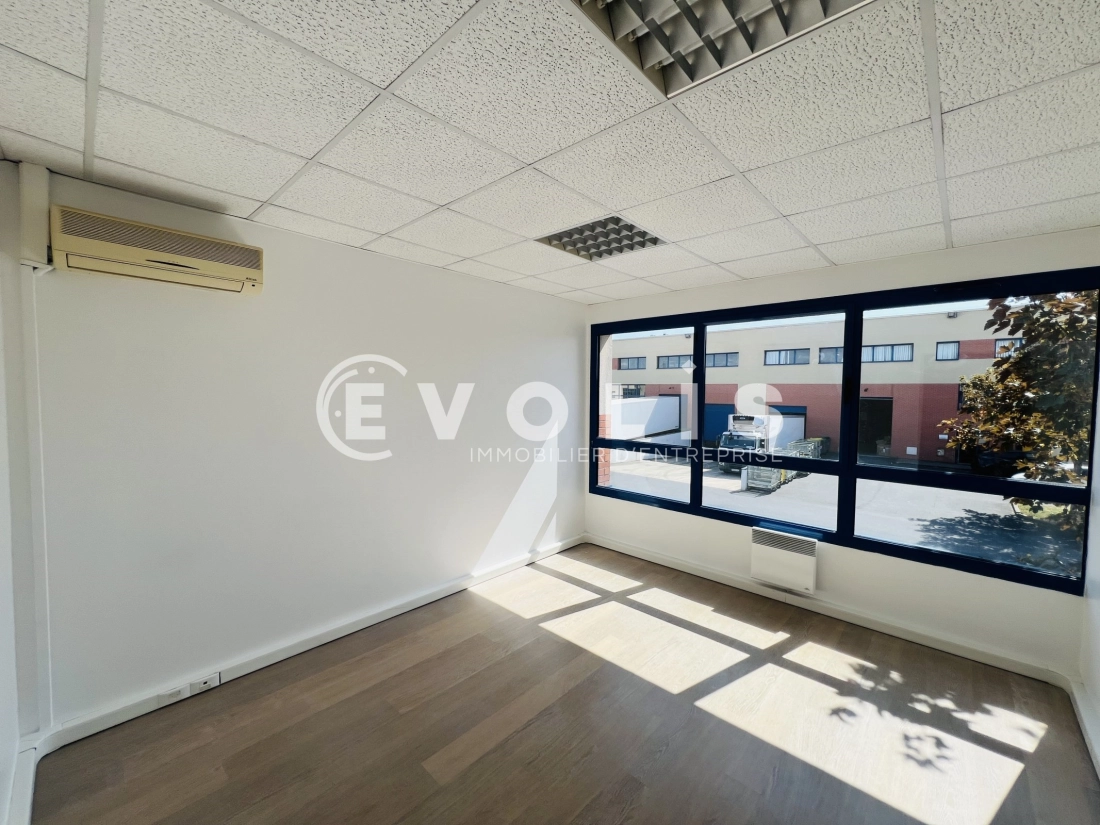 Photo 4 – location Entrepôts / activités	MOISSY CRAMAYEL (77550)