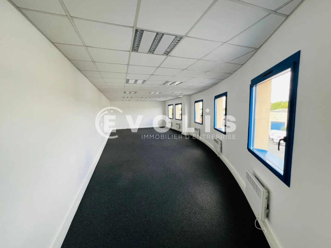 Photo 4 – location Entrepôts / activités	MOISSY CRAMAYEL (77550)